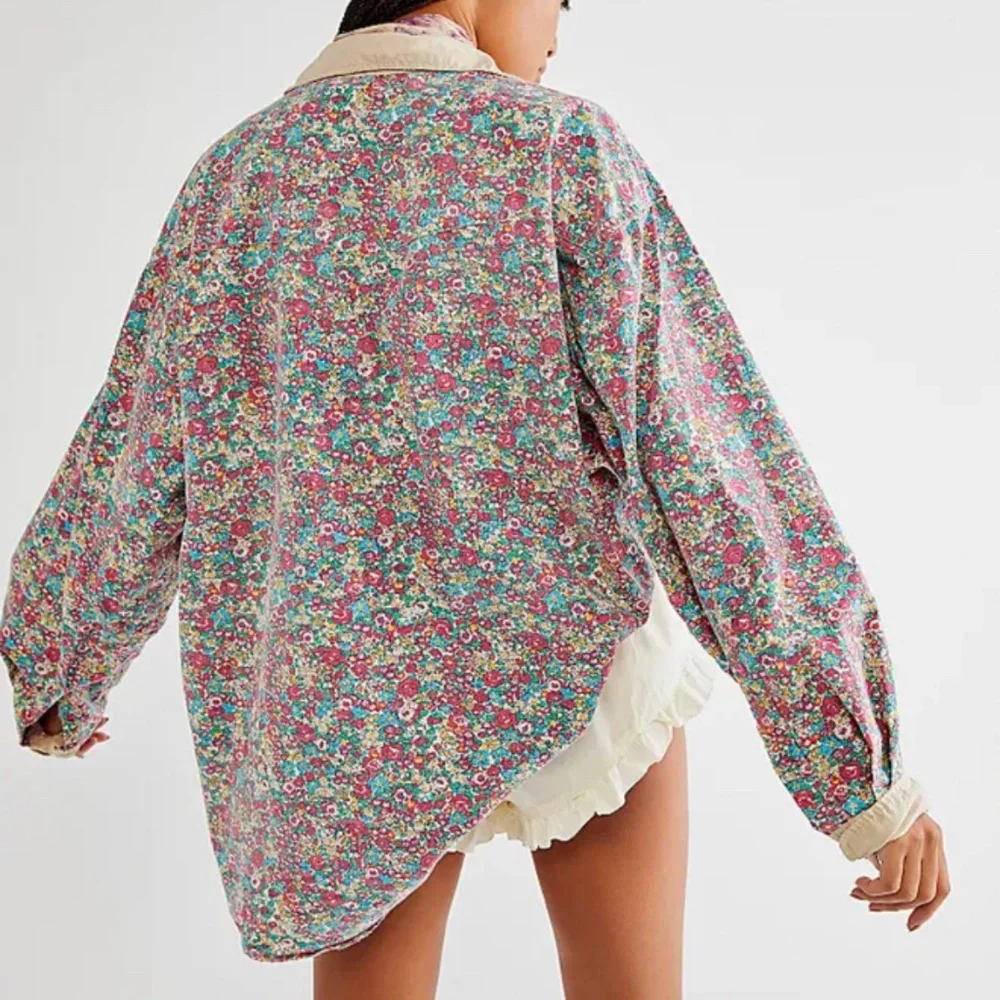 Magnolia Pearl Floral Multicolor Top - Picture 6 of 7